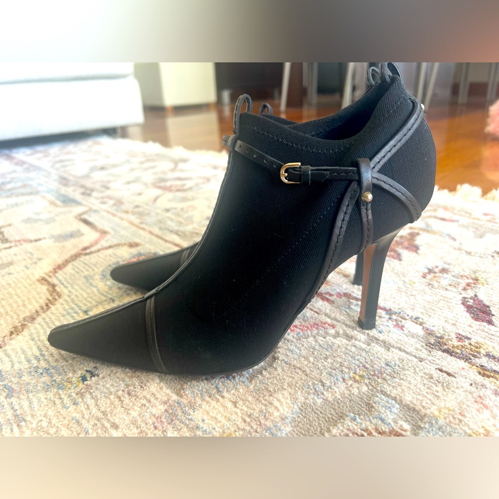 GUCCI Black Stiletto Sock Ankle Boots w/Lesther cage detail